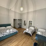 Monaciello All'alba Гостевой дом Неаполь